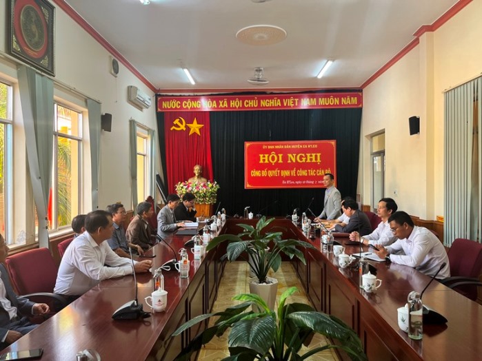 Hoi nghi cong bo quyet dinh 1